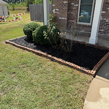 Professional-Flowerbed-Maintenance-Shrub-Trimming-in-Oxford-MS-1 4